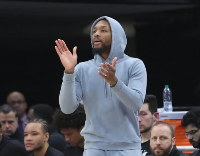 开云体育网址-开拓者即将开启最后冲刺 利拉德:我们绝不能掉队